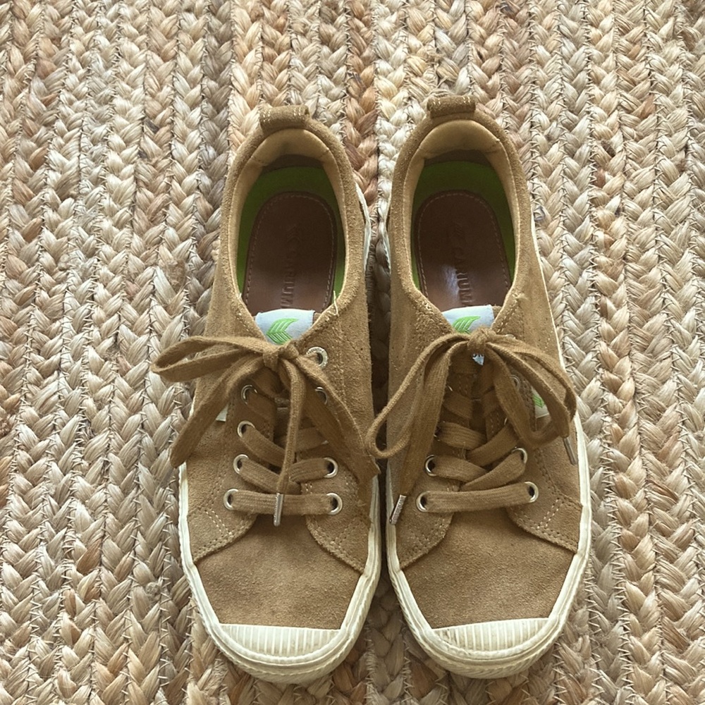Cariuma Suede Sneakers
